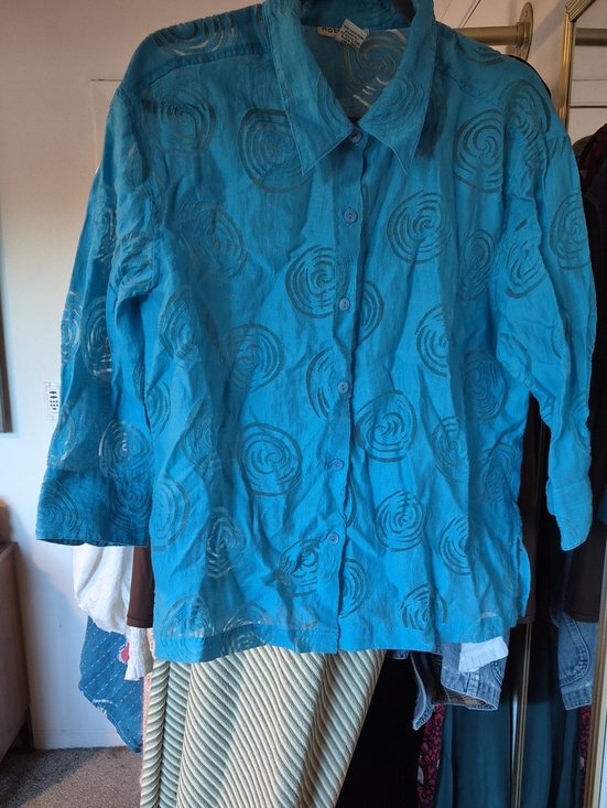 Notations Tops - Notations Turquoise Button-Up Shirt with Swirl Accent